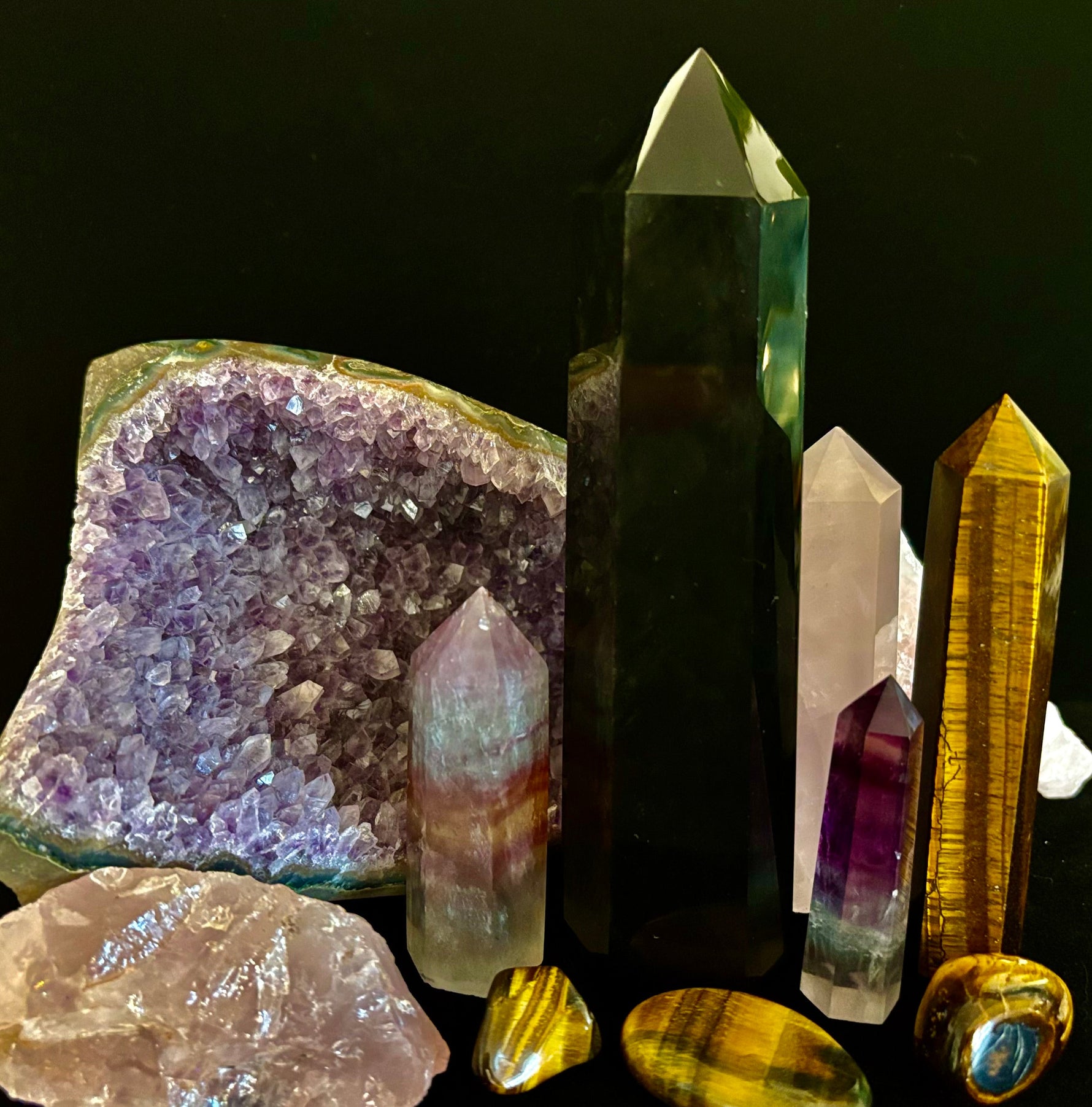 Finding Strength in Stone: How Natural Stone Bracelets Can Support the LGBTQ+ Community in Difficult Times
