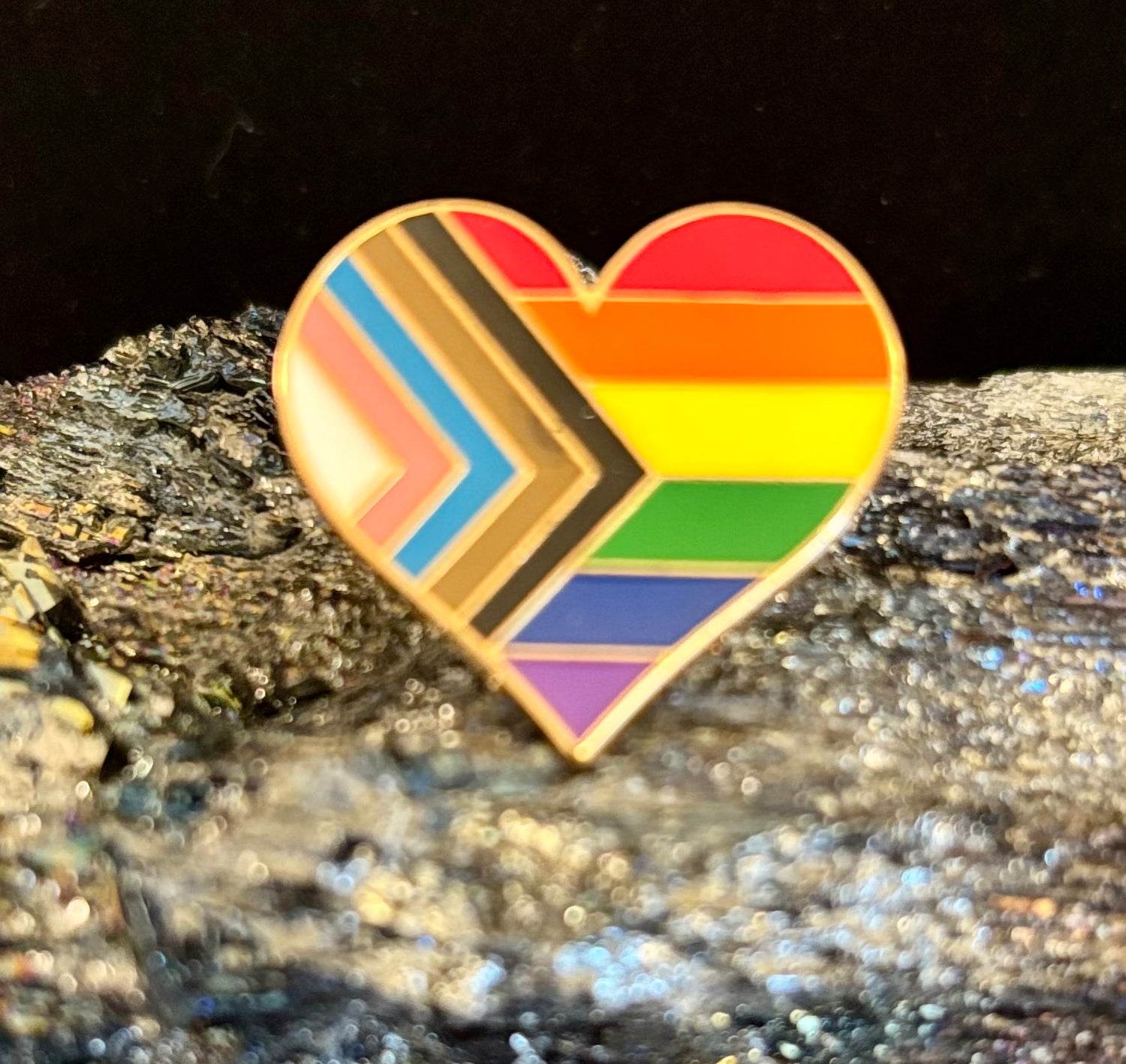 Progressive Pride Heart Enamel Pin – LGBTQ+ Rainbow Flag Brooch for Bags, Jackets & More