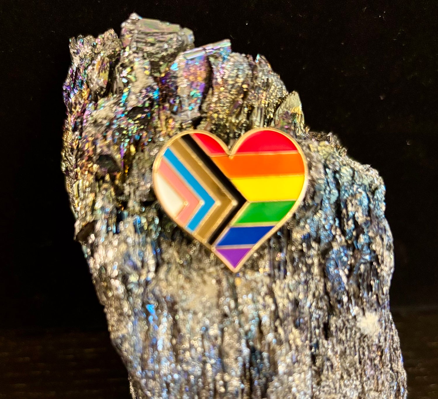 Progressive Pride Heart Enamel Pin – LGBTQ+ Rainbow Flag Brooch for Bags, Jackets & More