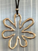 ✿ Hollow Out Flower Charm Necklace – Free-Spirited, Fierce, and Fabulous