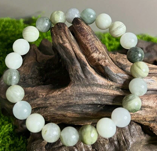 Green Jade Energy Bracelet – Emotional Healing & Spiritual Balance