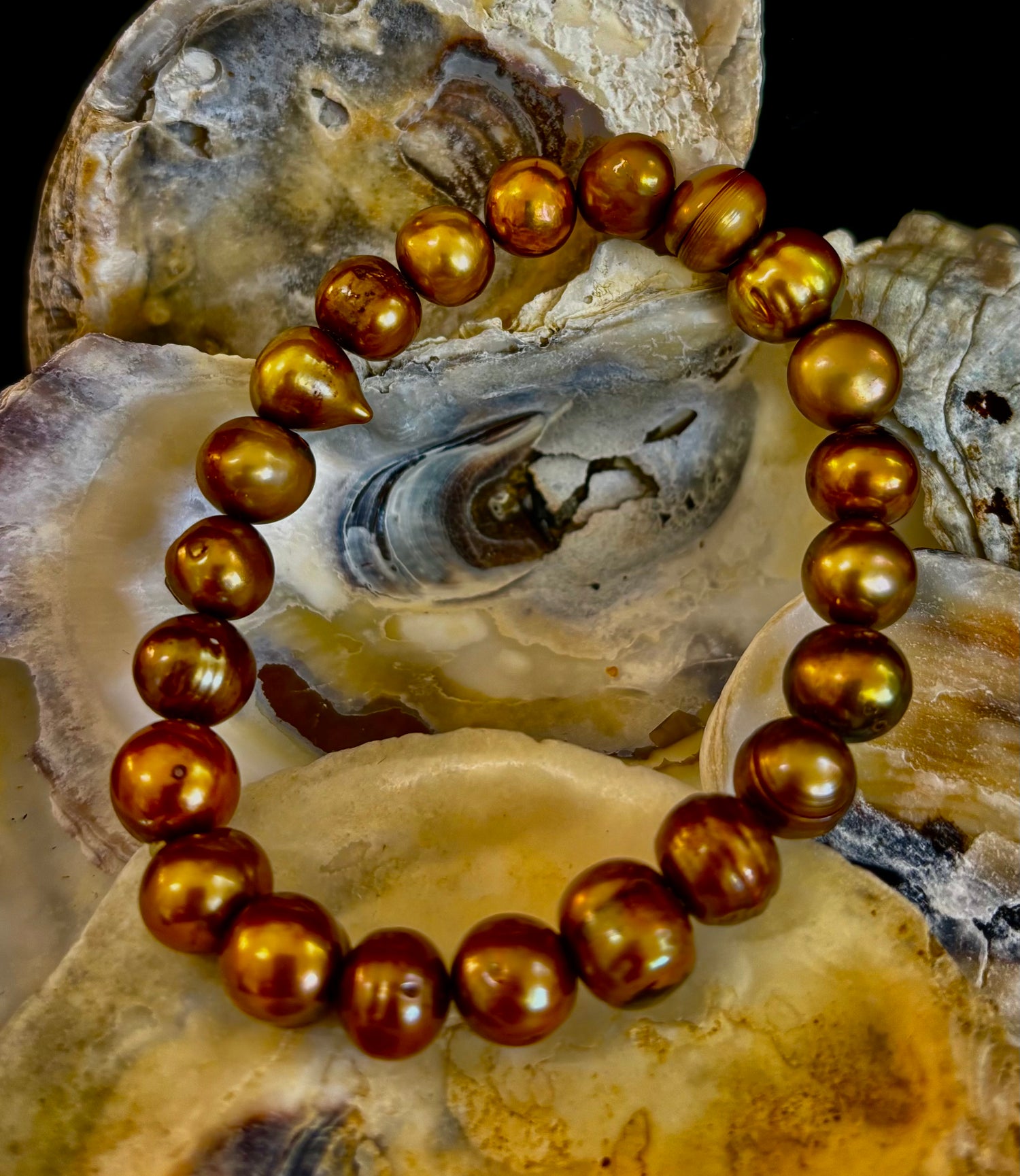 Golden Glow Freshwater Pearl Bracelet – 8–9mm Reiki-Infused Elegance (Medium Fit)