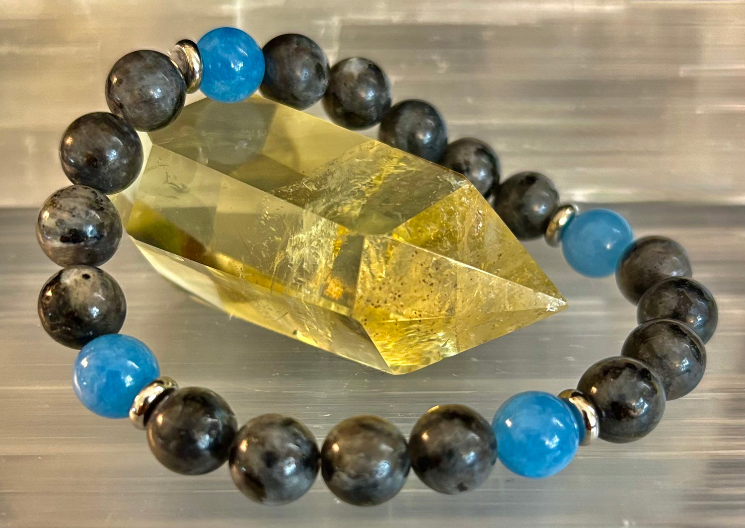 Reiki-Infused Black Labradorite & Aquamarine Bracelet for Protection, Intuition & Peaceful Communication (8mm)