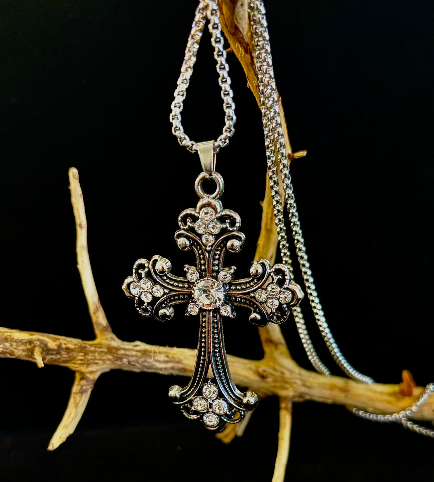 The Material Girl - Vintage Crystal Cross Pendant Necklace – Ornate Silver Tone