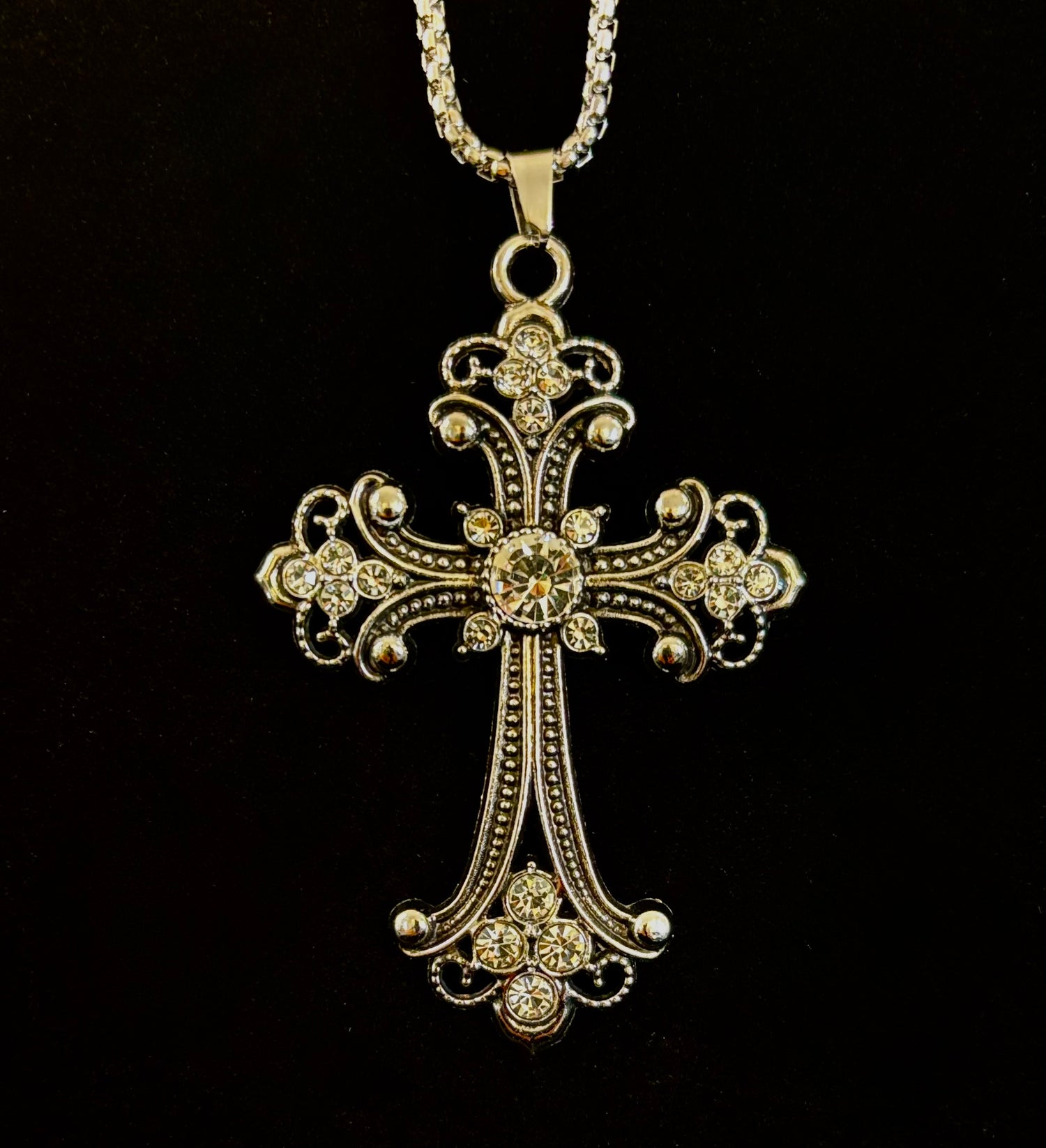 The Material Girl - Vintage Crystal Cross Pendant Necklace – Ornate Silver Tone