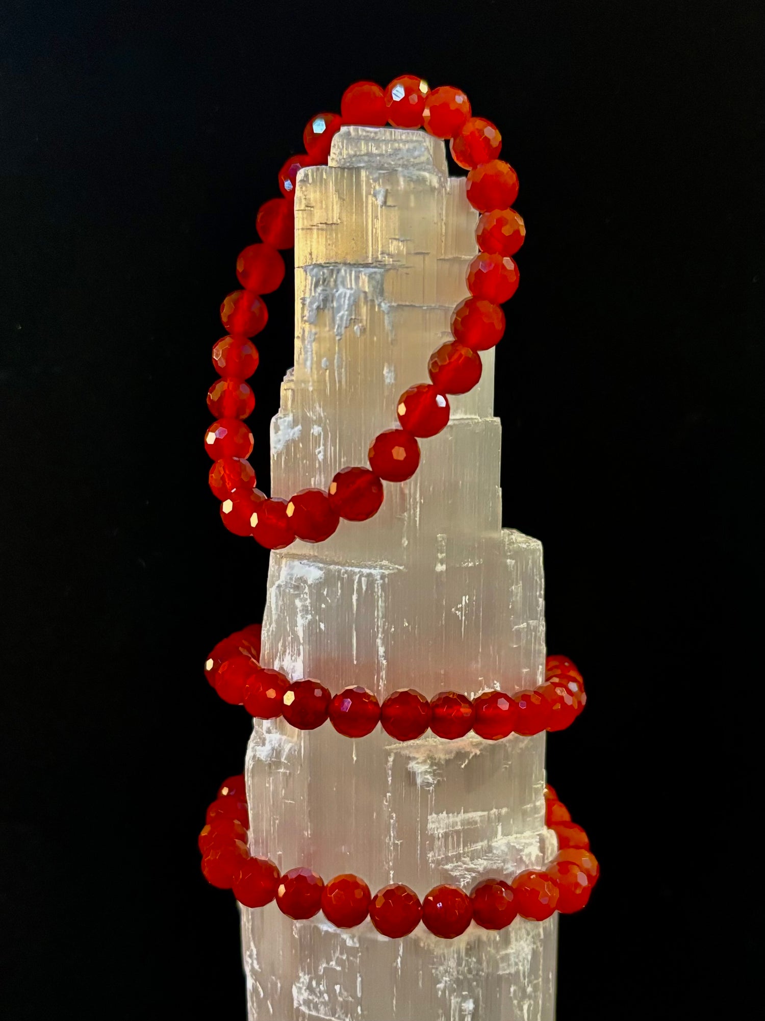 🎄 Red Agate Holiday Power Bracelet – 8mm Polyhedral Cut (Small–Medium Wrists)