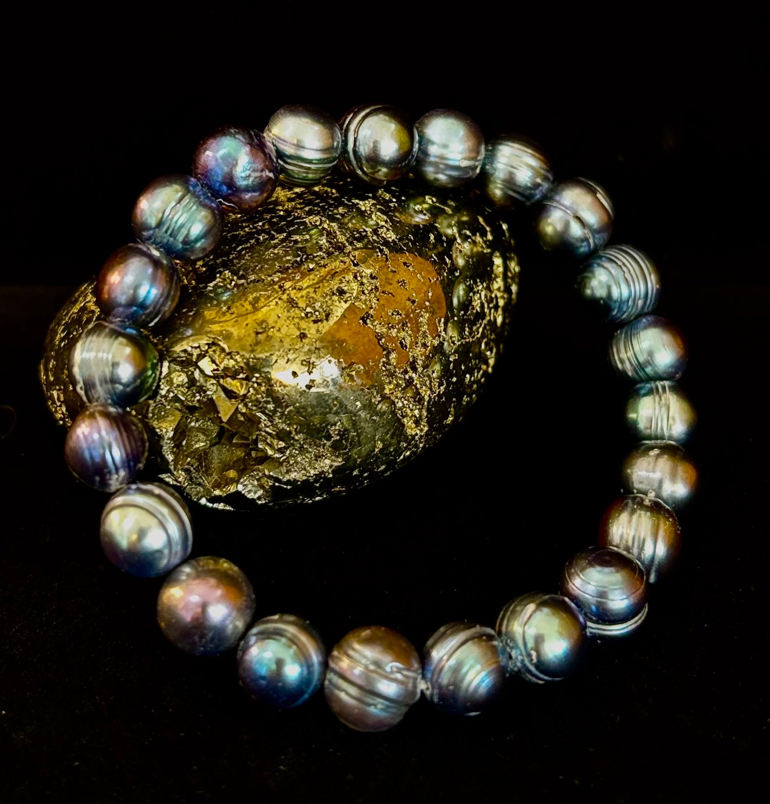 Iridescent Peacock Freshwater Pearl Bracelet – Natural Pearl Bracelet for Medium Wrists