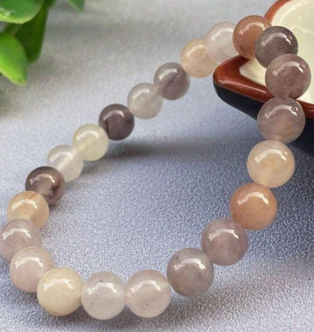 Elegant Natural Stone Crystal Bracelet – Soothing Energy and Timeless Style